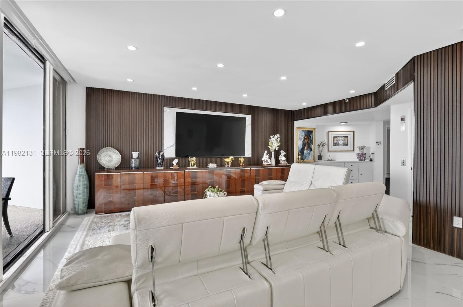 4000 ISL BLVD WILLIAMS IS - Residential