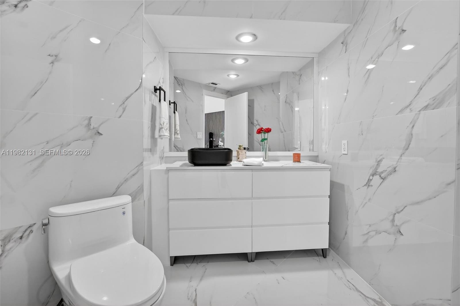 4000 ISL BLVD WILLIAMS IS - Residential