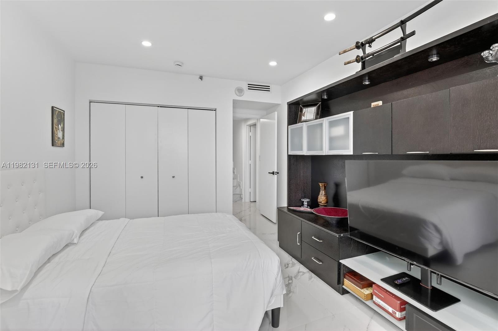 4000 ISL BLVD WILLIAMS IS - Residential