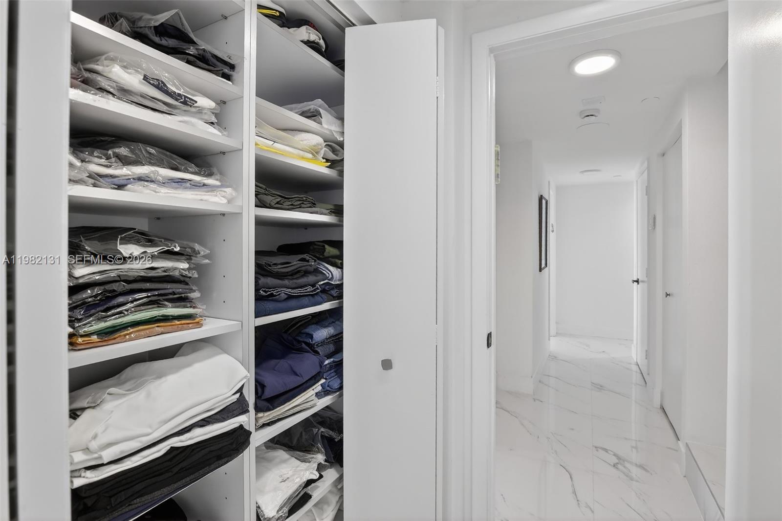 4000 ISL BLVD WILLIAMS IS - Residential