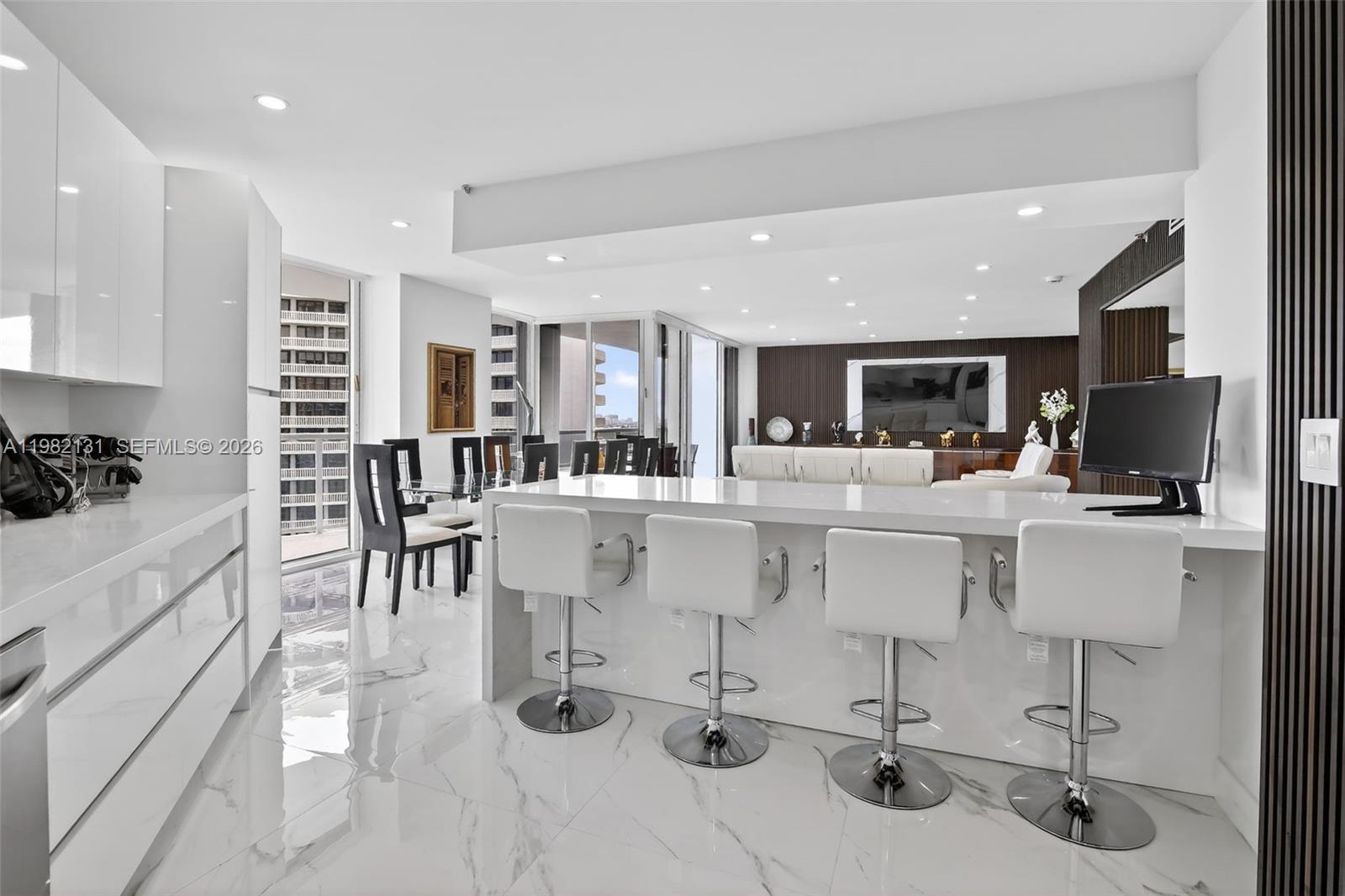 4000 ISL BLVD WILLIAMS IS - Residential