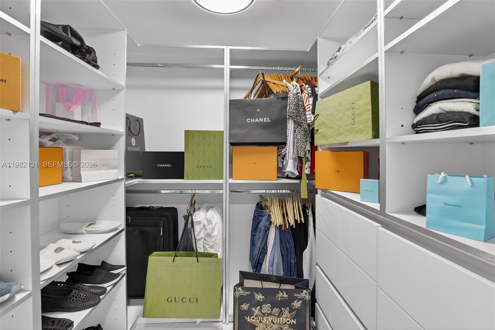 4000 ISL BLVD WILLIAMS IS - Residential