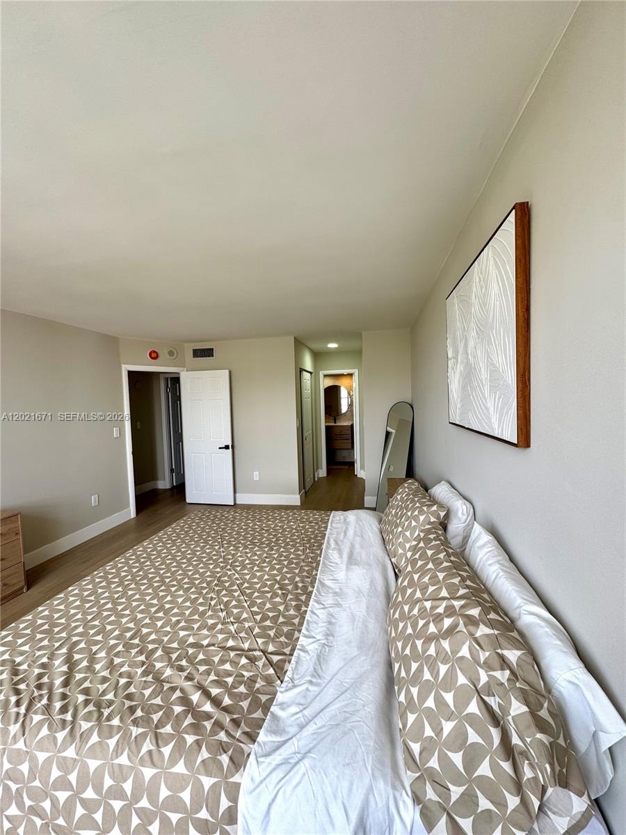 ADMIRALS PORT CONDO WEST - Residential