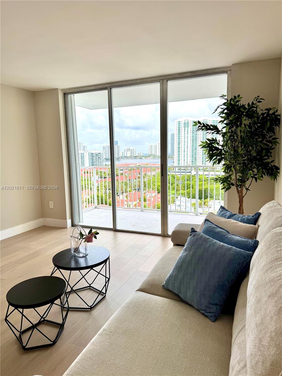 ADMIRALS PORT CONDO WEST - Residential