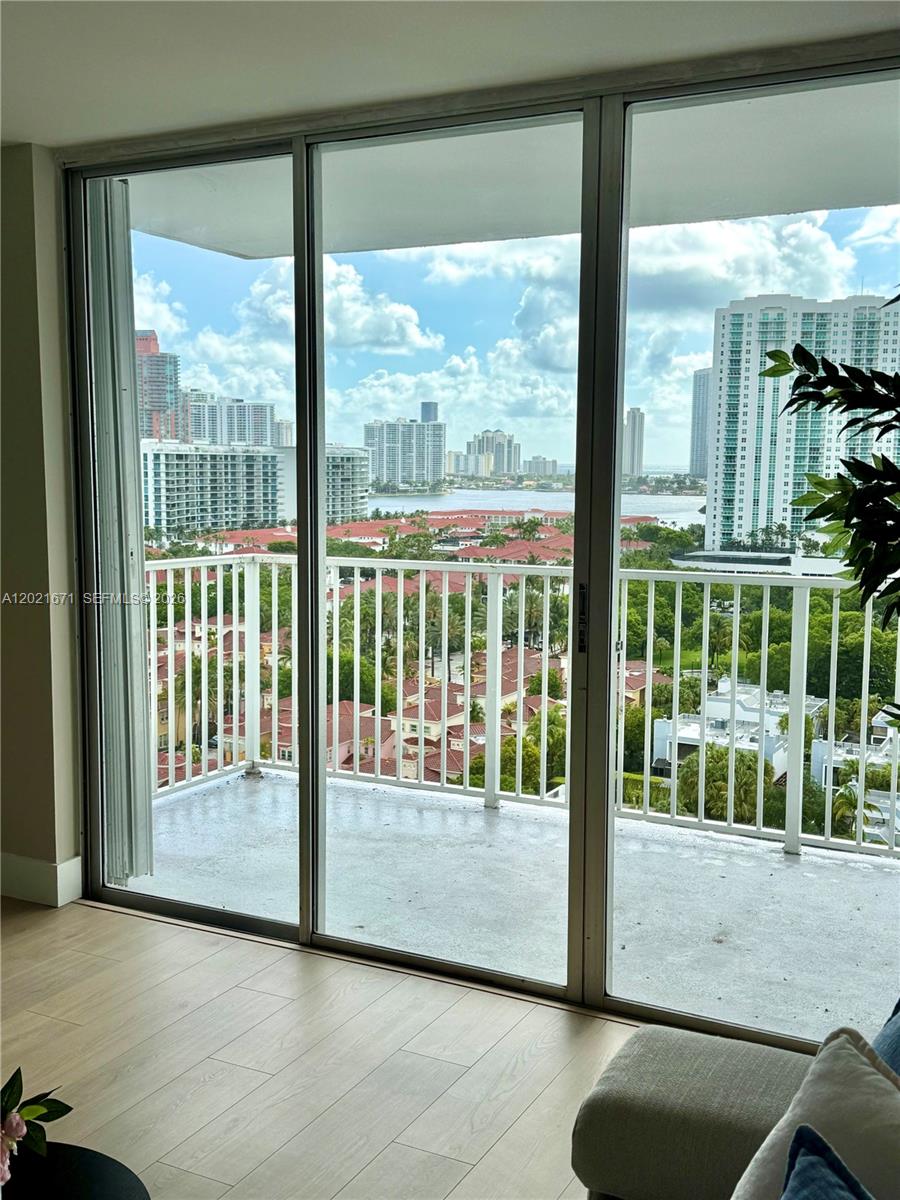 ADMIRALS PORT CONDO WEST - Residential