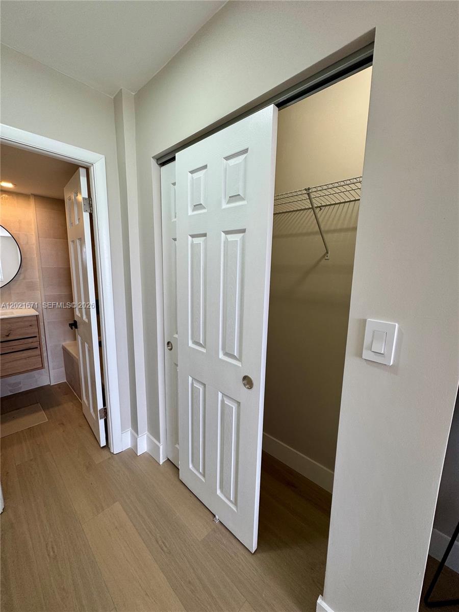 ADMIRALS PORT CONDO WEST - Residential