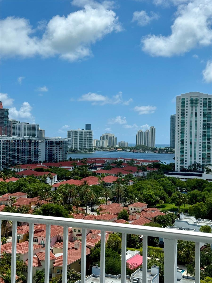 ADMIRALS PORT CONDO WEST - Residential