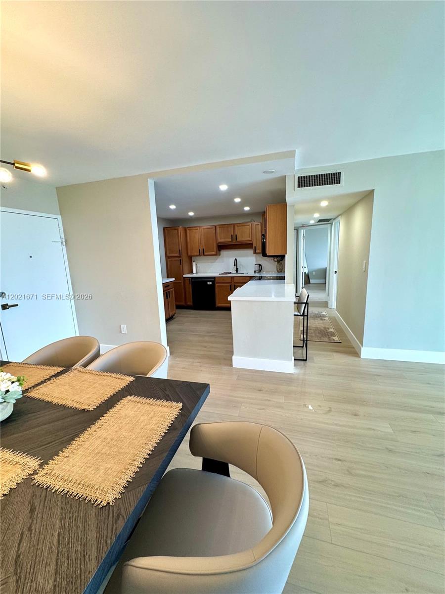 ADMIRALS PORT CONDO WEST - Residential