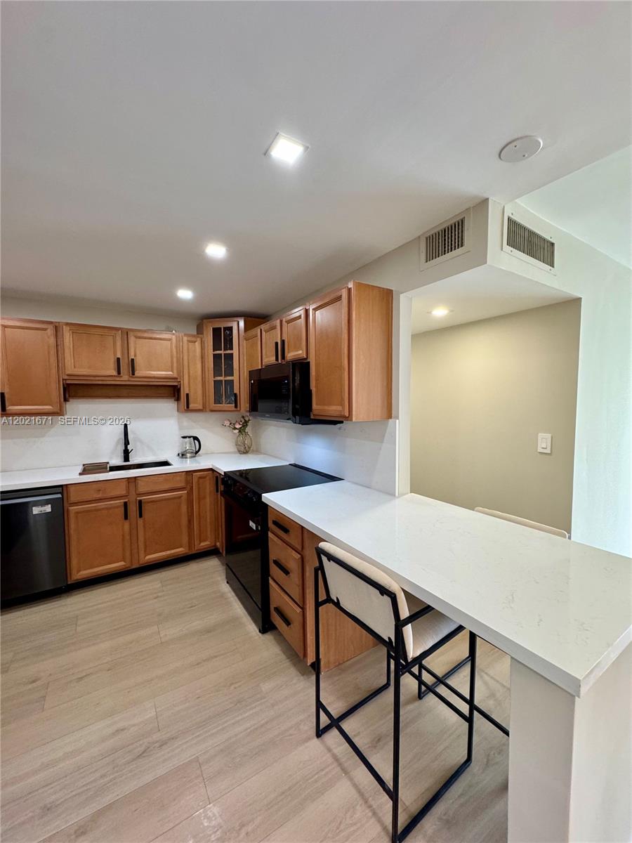 ADMIRALS PORT CONDO WEST - Residential