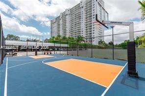 ADMIRALS PORT CONDO WEST - Residential