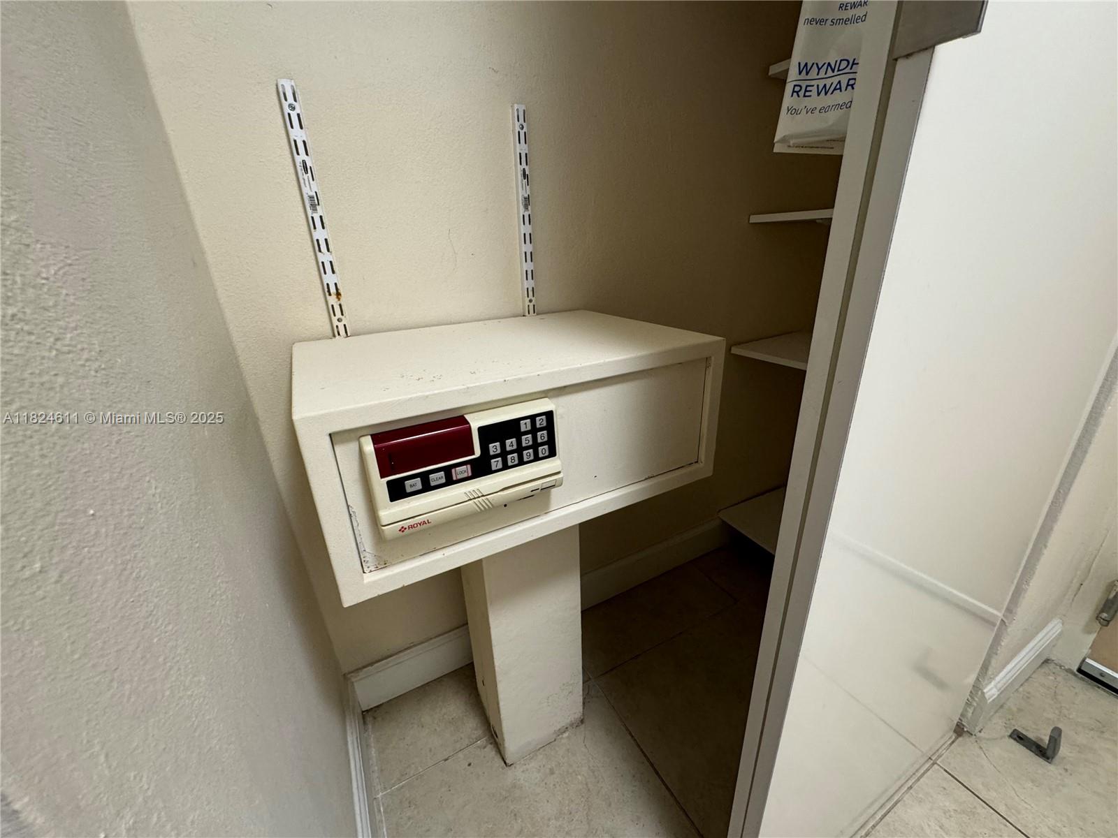 THE AVENTURA BEACH CLUB C - Residential