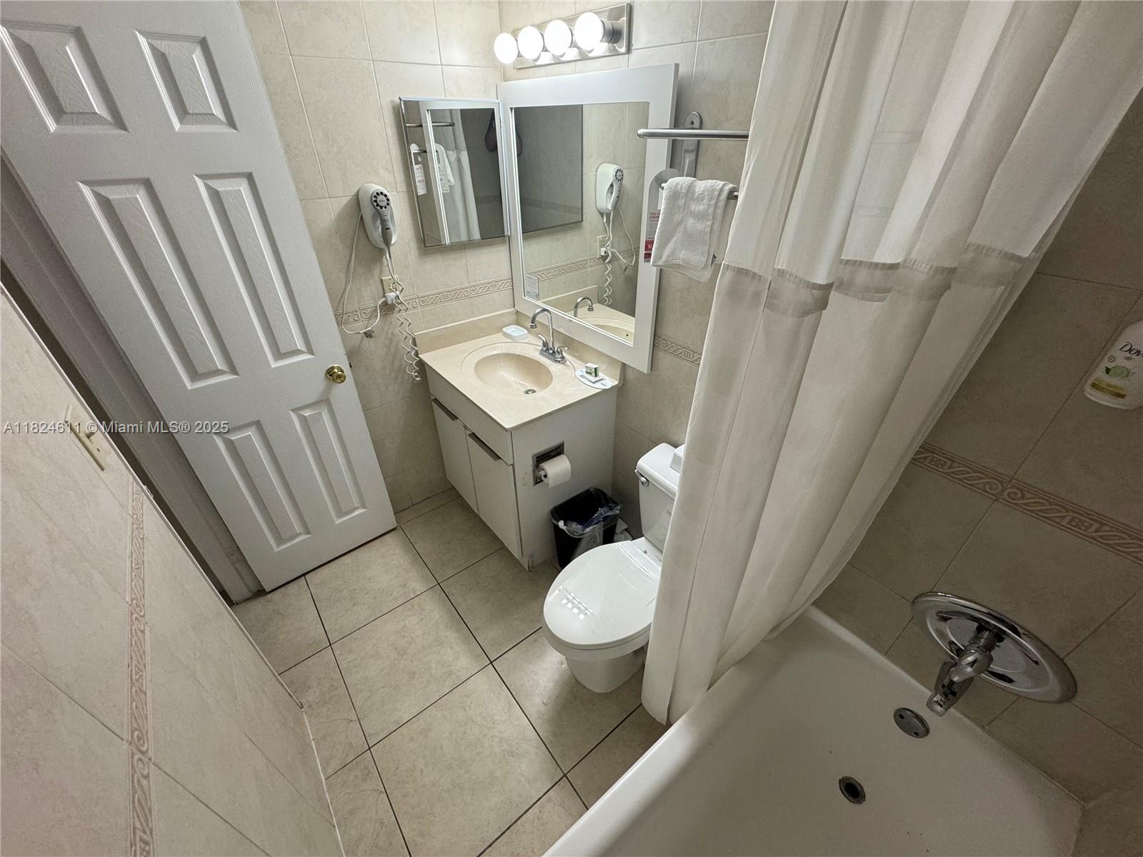 THE AVENTURA BEACH CLUB C - Residential