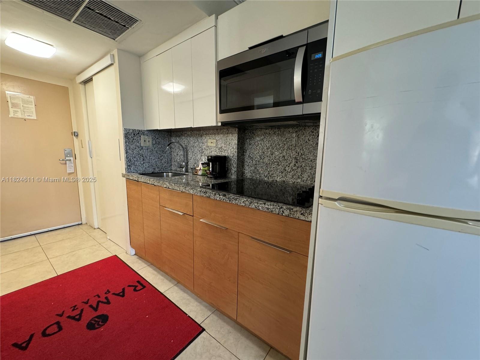 THE AVENTURA BEACH CLUB C - Residential