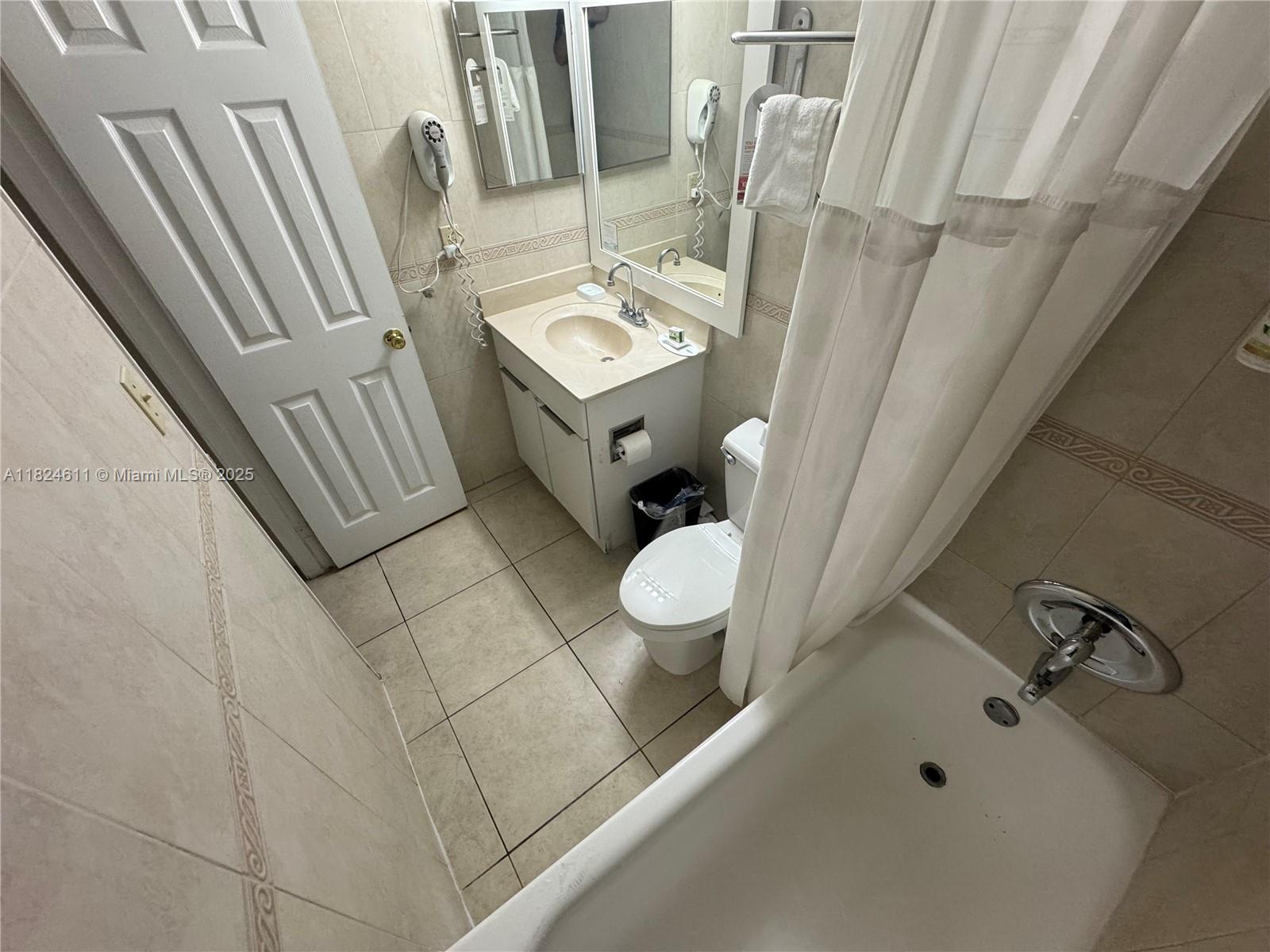 THE AVENTURA BEACH CLUB C - Residential