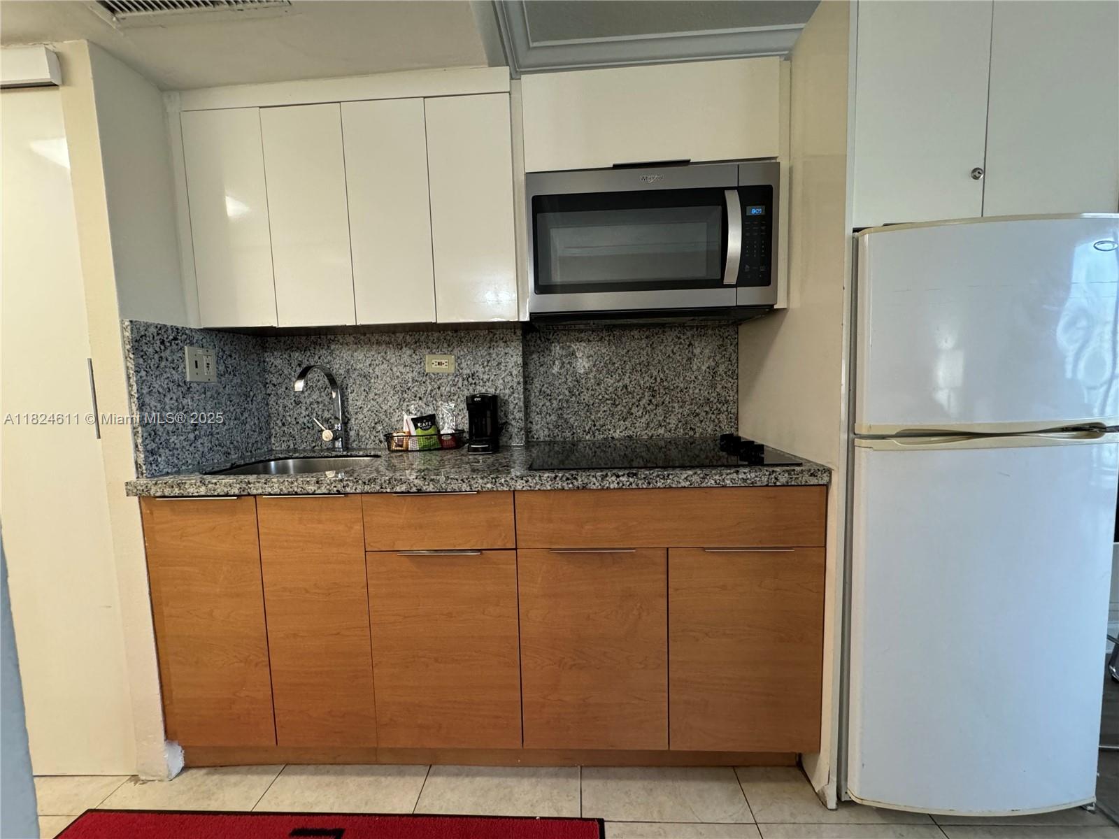 THE AVENTURA BEACH CLUB C - Residential