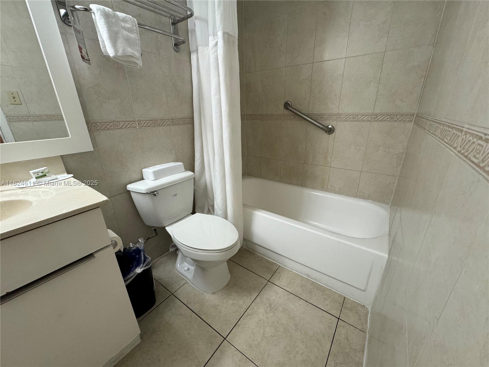 THE AVENTURA BEACH CLUB C - Residential