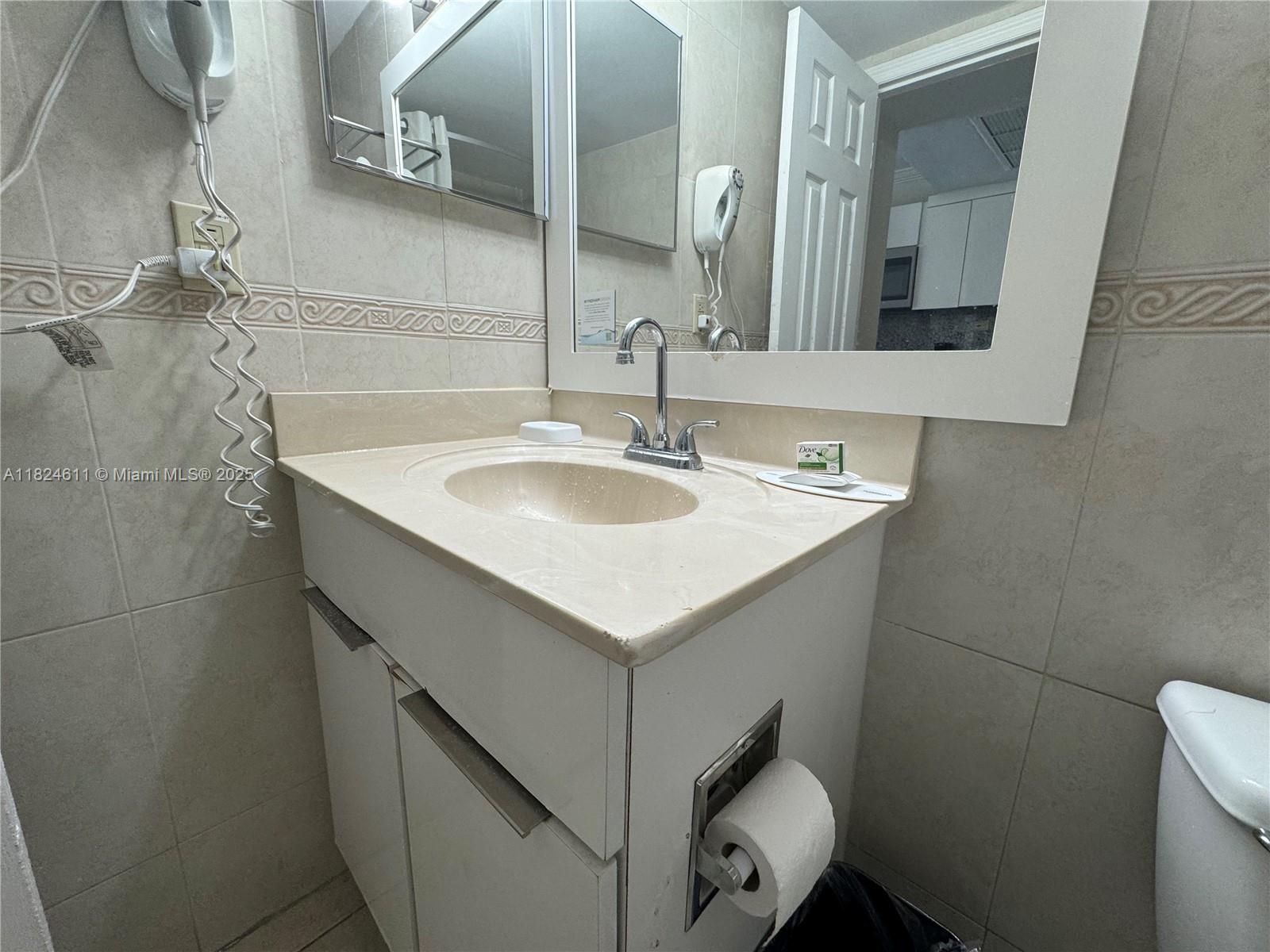 THE AVENTURA BEACH CLUB C - Residential