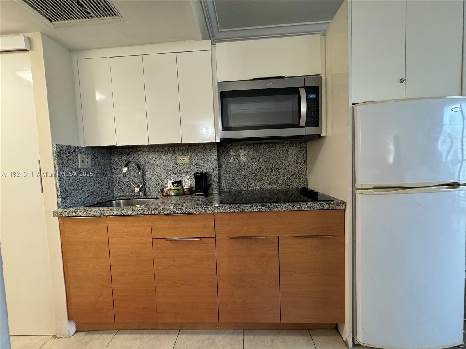 THE AVENTURA BEACH CLUB C - Residential