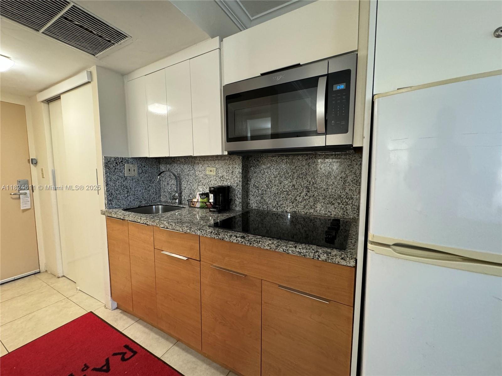 THE AVENTURA BEACH CLUB C - Residential