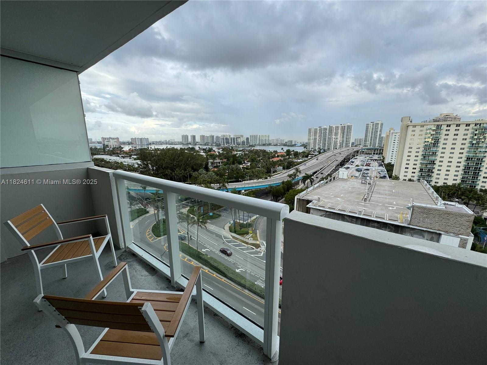 THE AVENTURA BEACH CLUB C - Residential