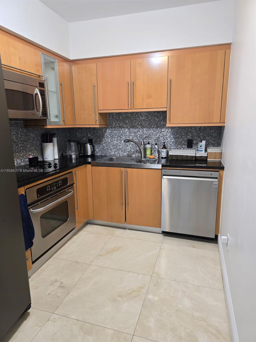 AKOYA CONDO - Residential Lease