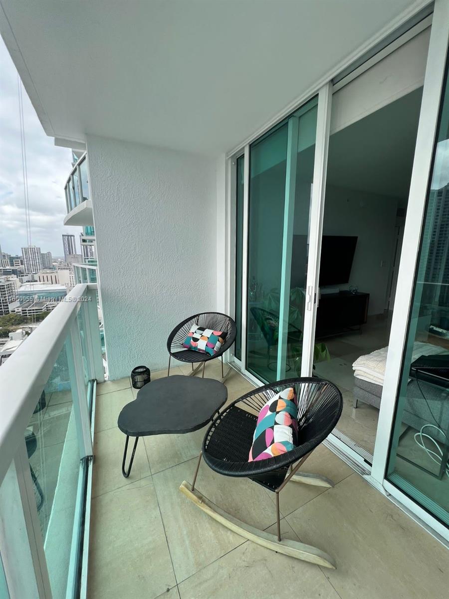 BRICKELL ON THE RIVER N T - Residential