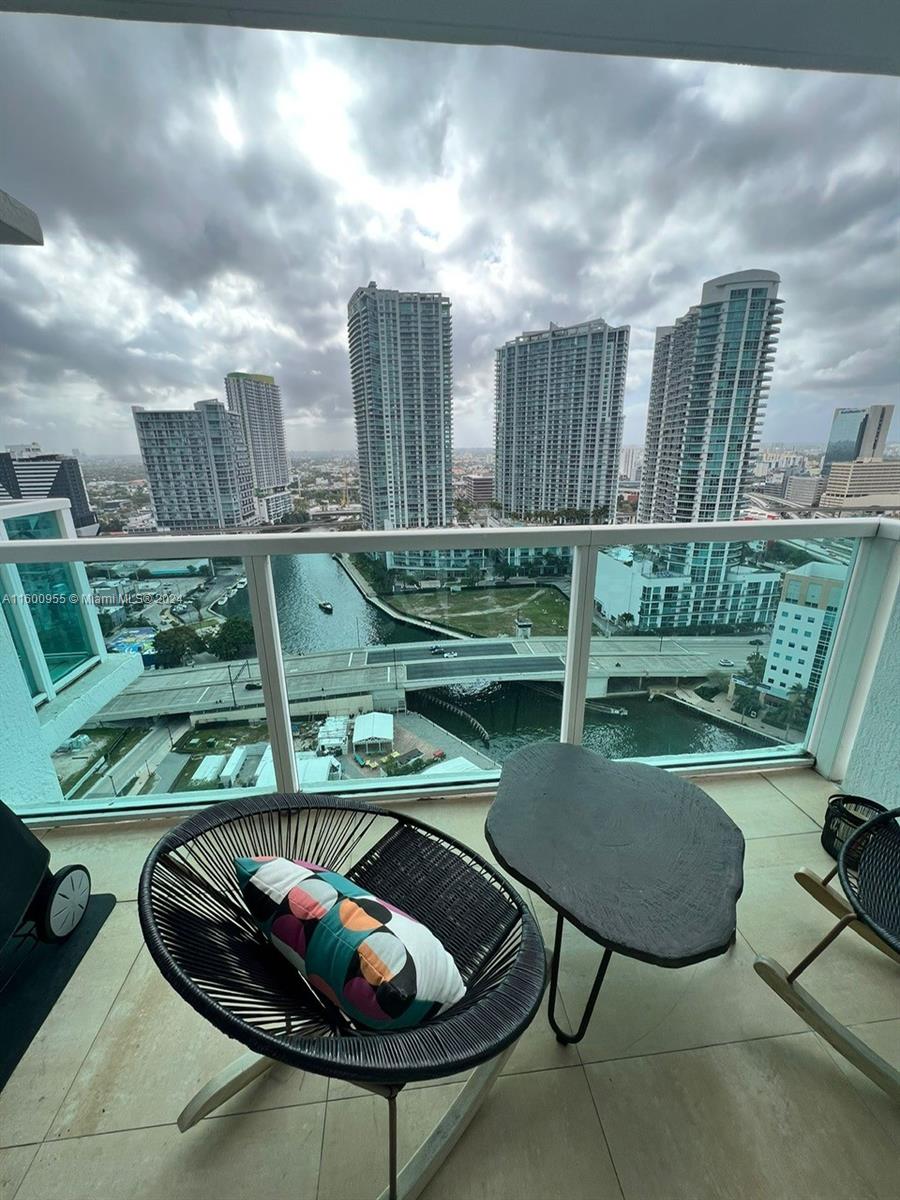 BRICKELL ON THE RIVER N T - Residential
