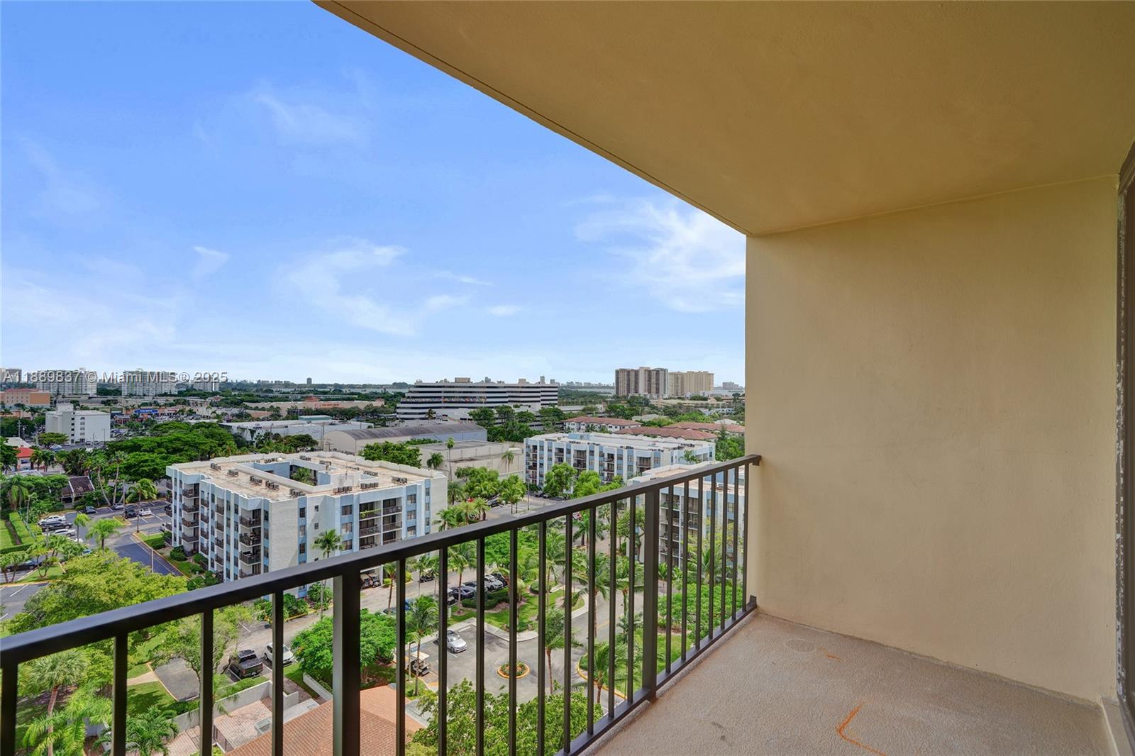 GREENWICH PH I CONDO - Residential
