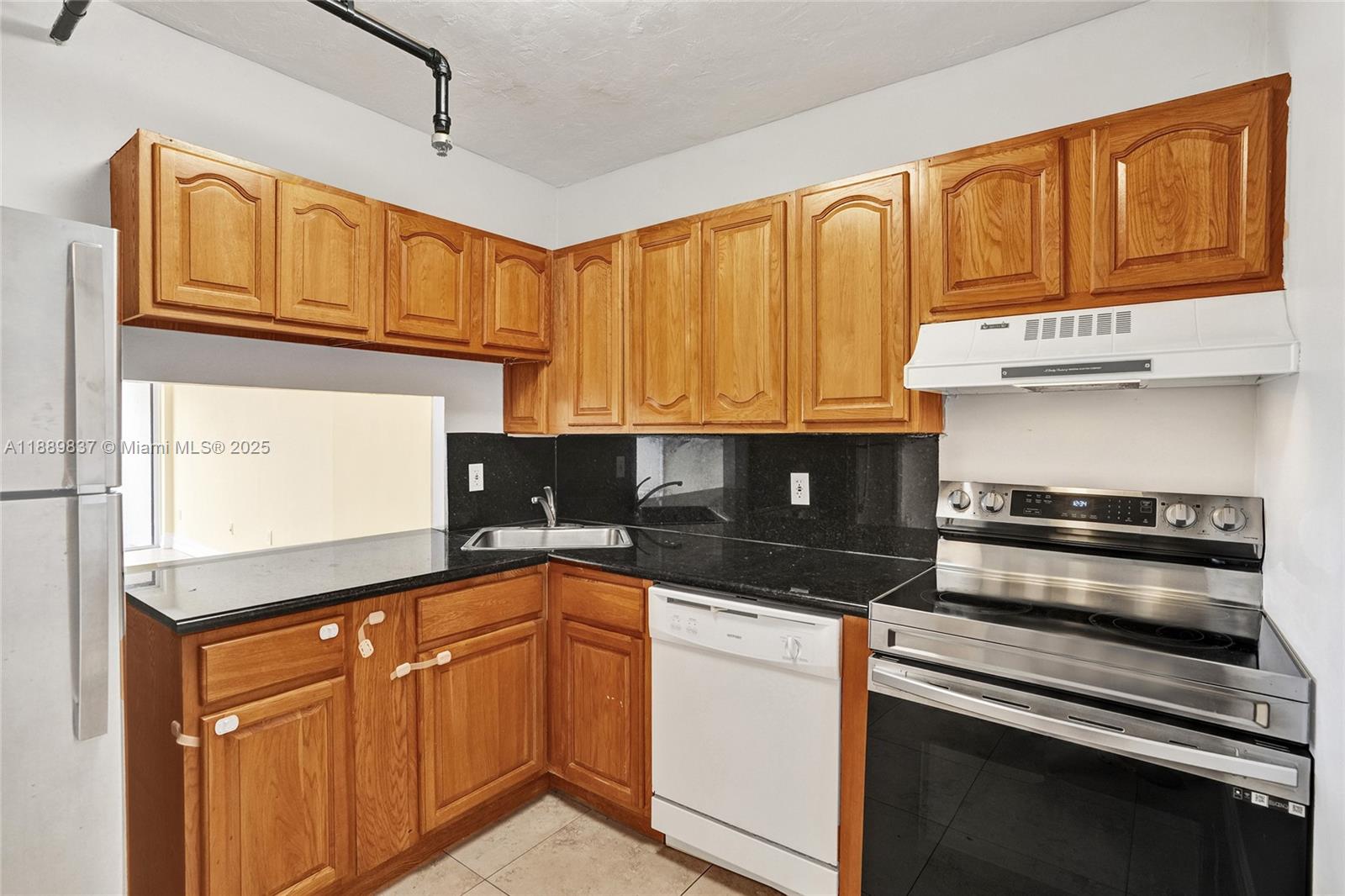 GREENWICH PH I CONDO - Residential