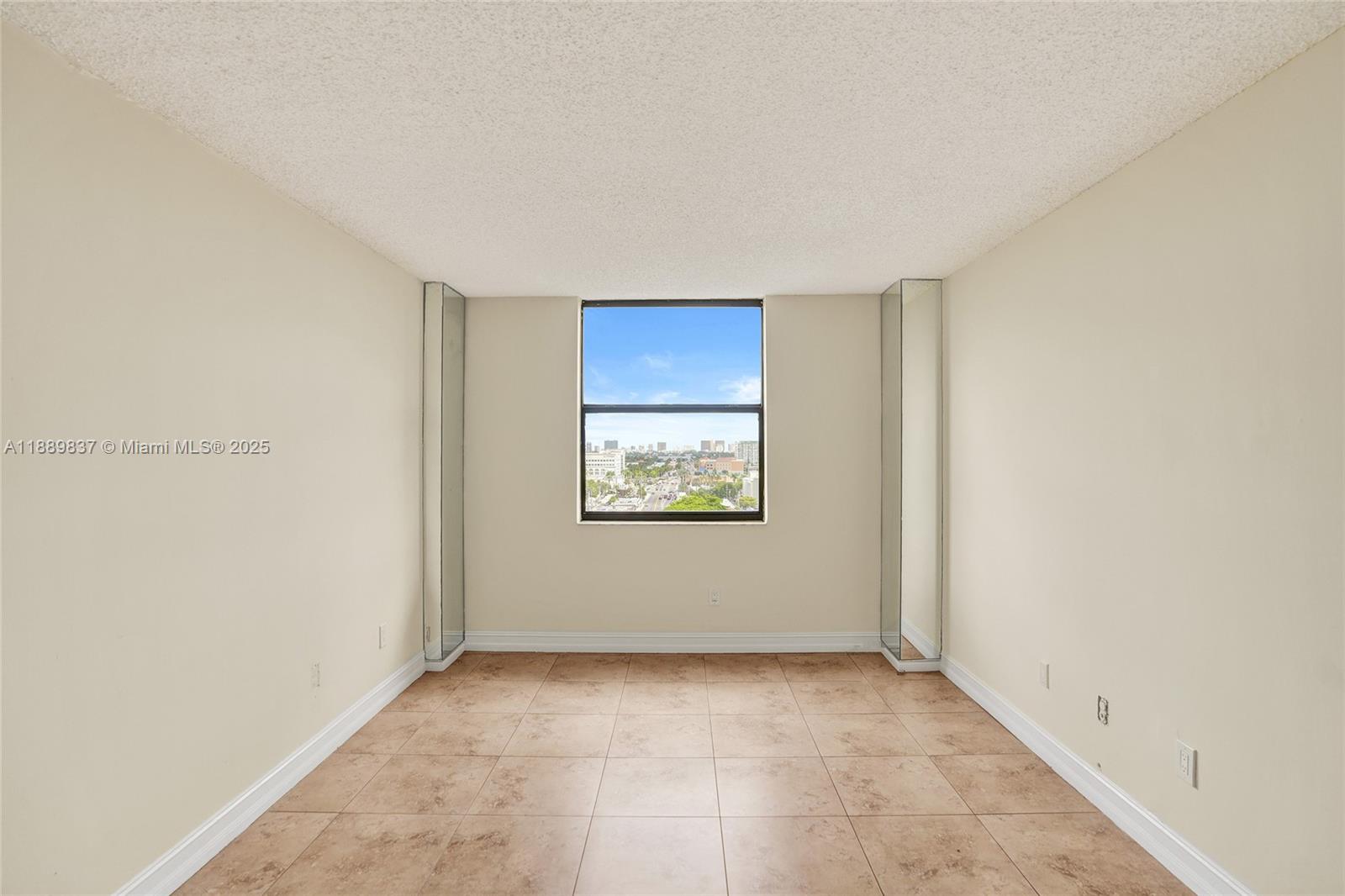GREENWICH PH I CONDO - Residential