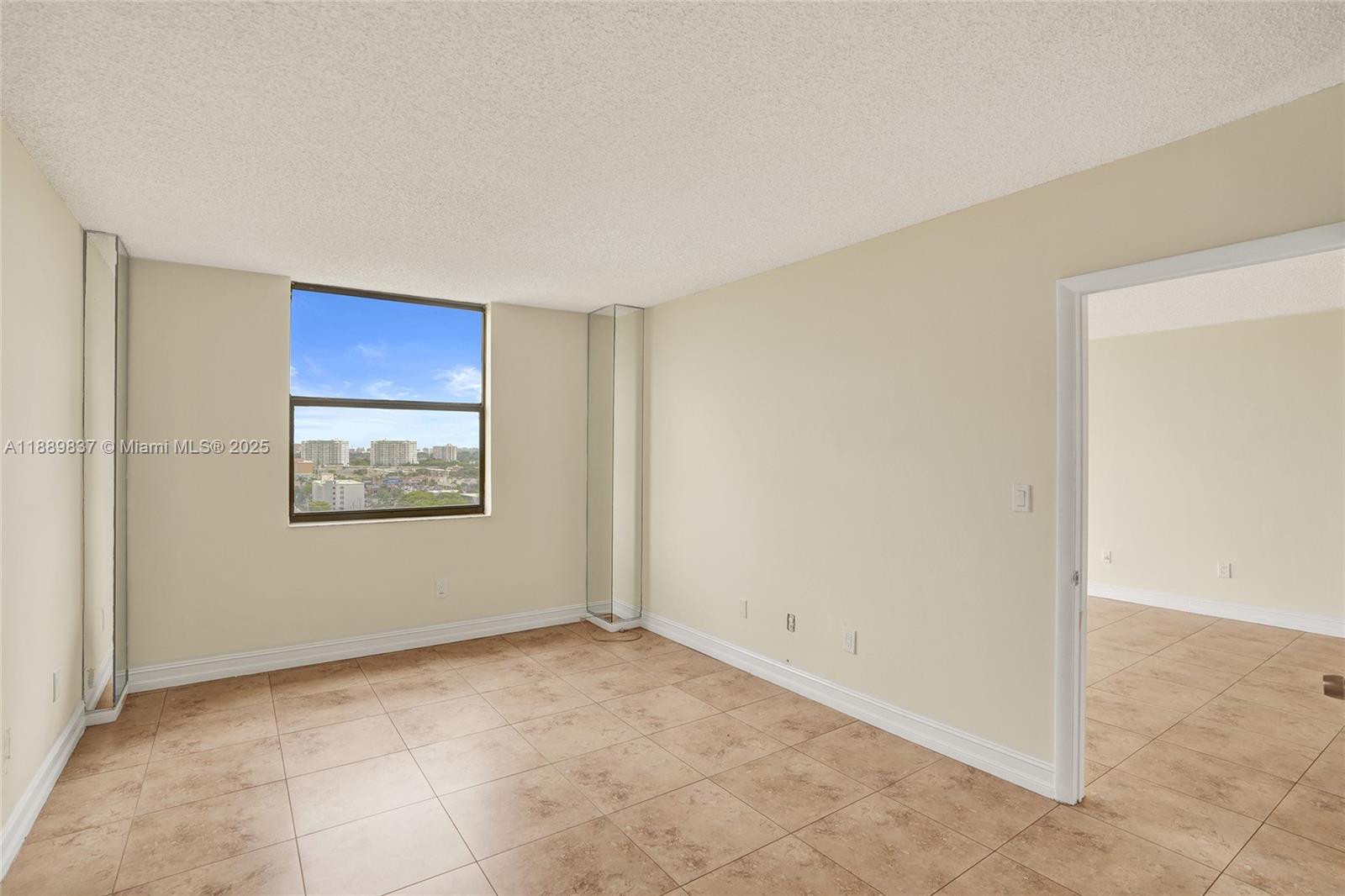 GREENWICH PH I CONDO - Residential