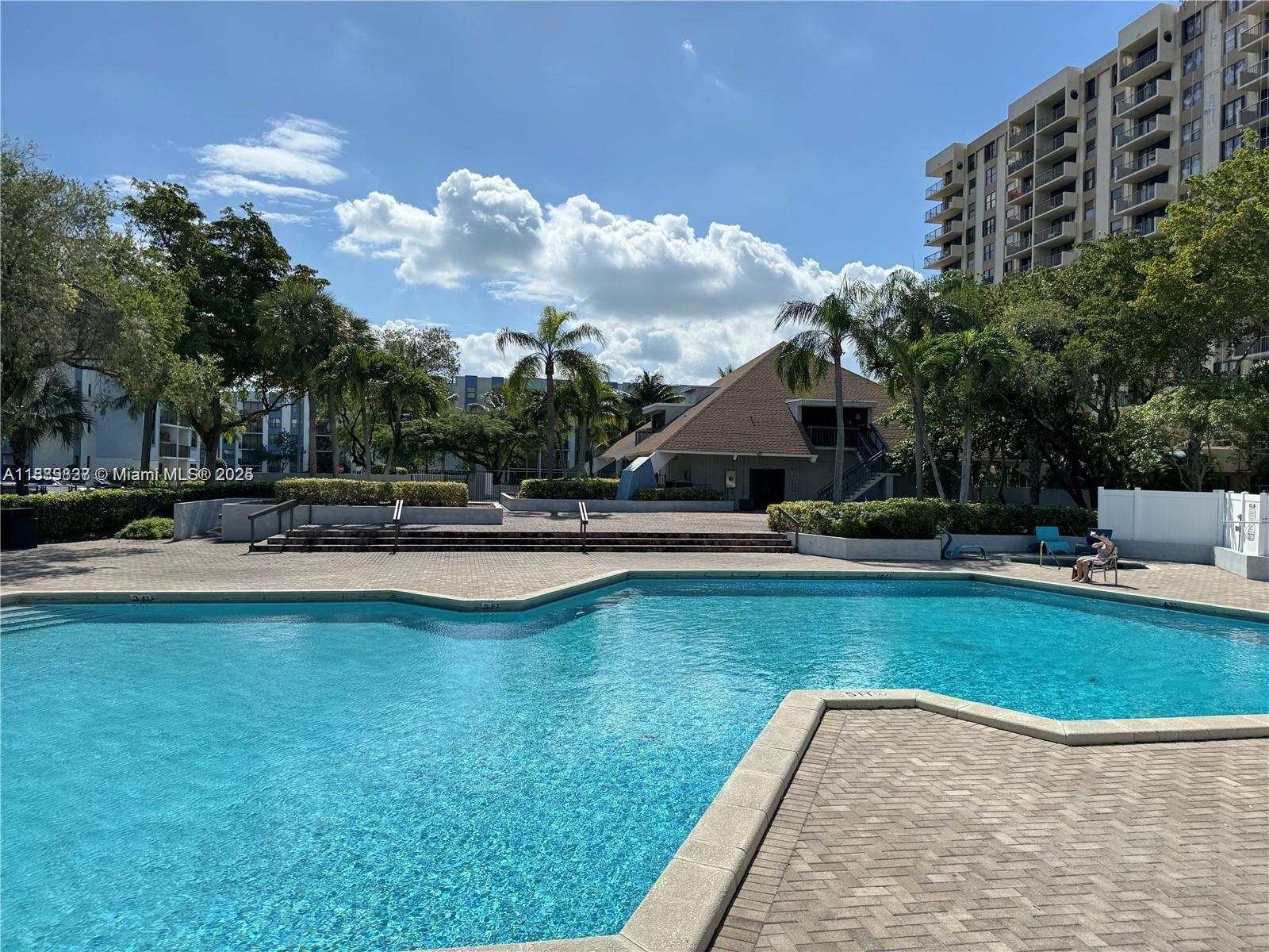 GREENWICH PH I CONDO - Residential