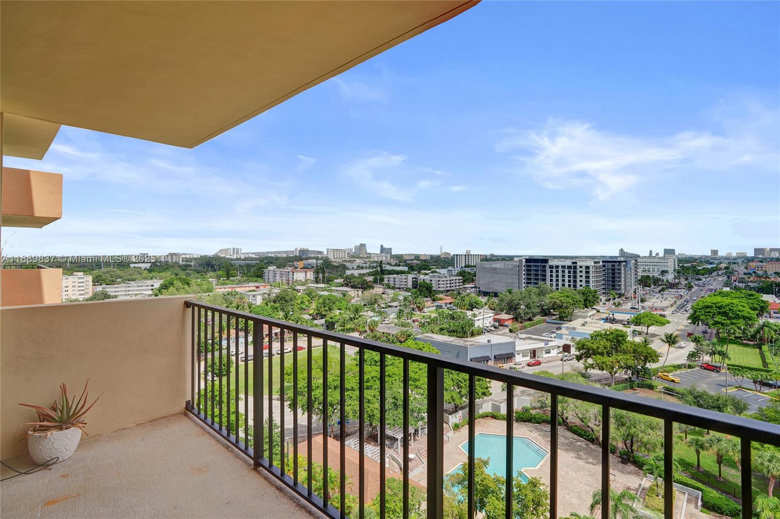 GREENWICH PH I CONDO - Residential