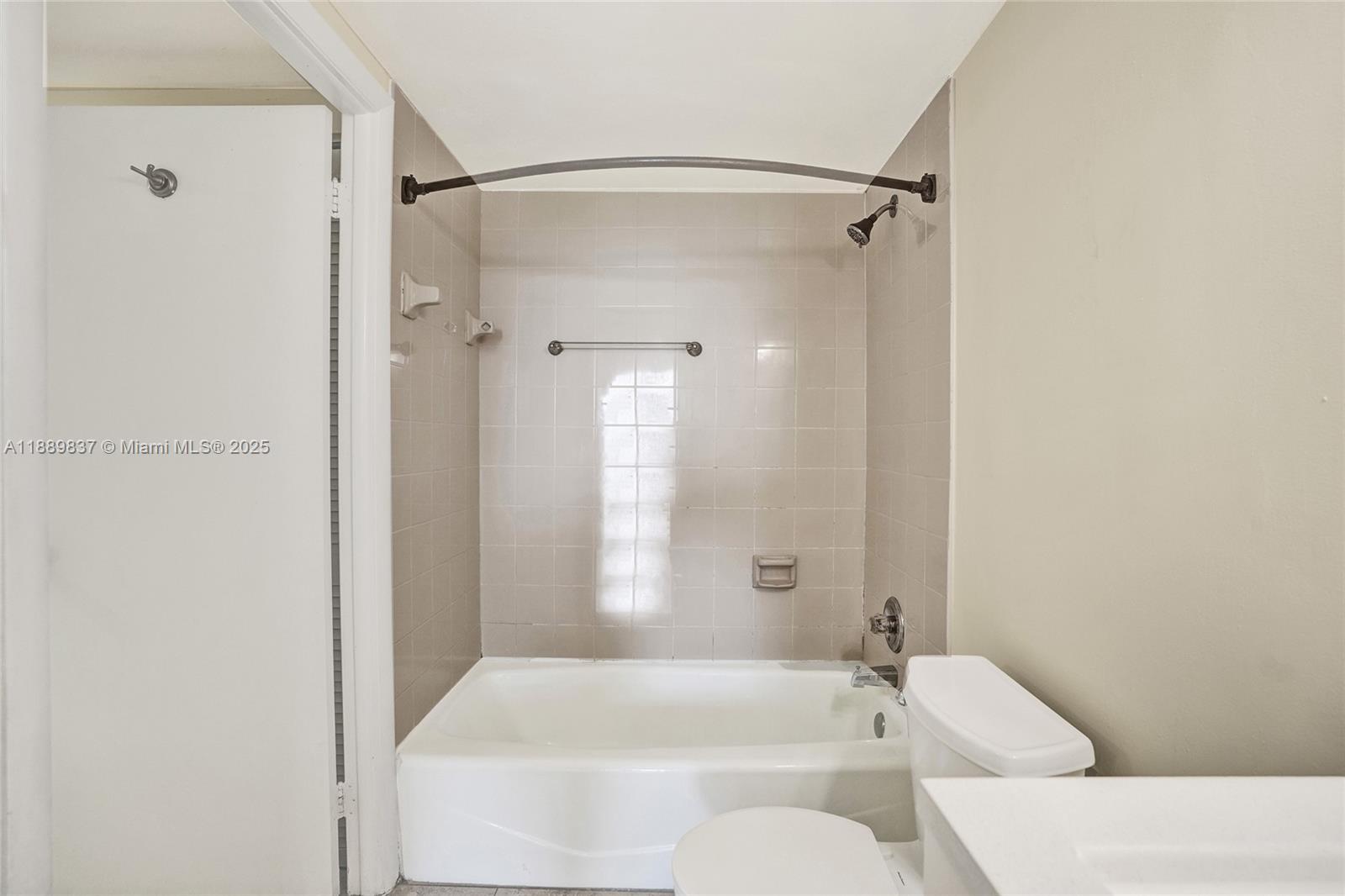 GREENWICH PH I CONDO - Residential