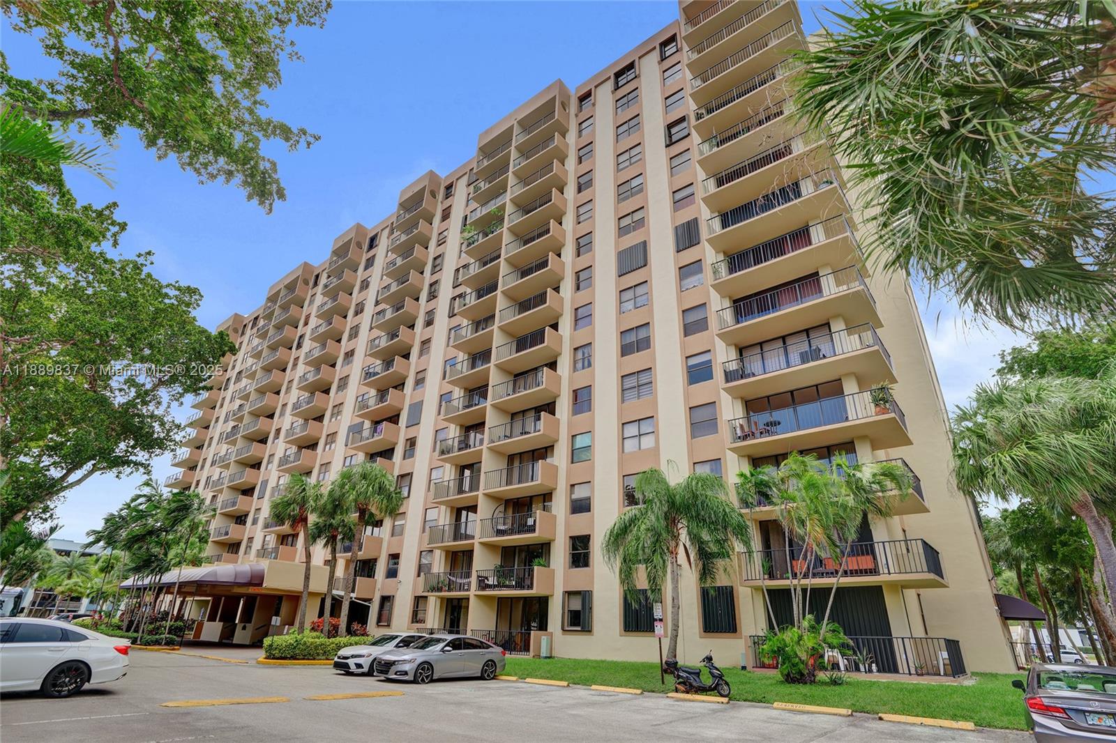GREENWICH PH I CONDO - Residential