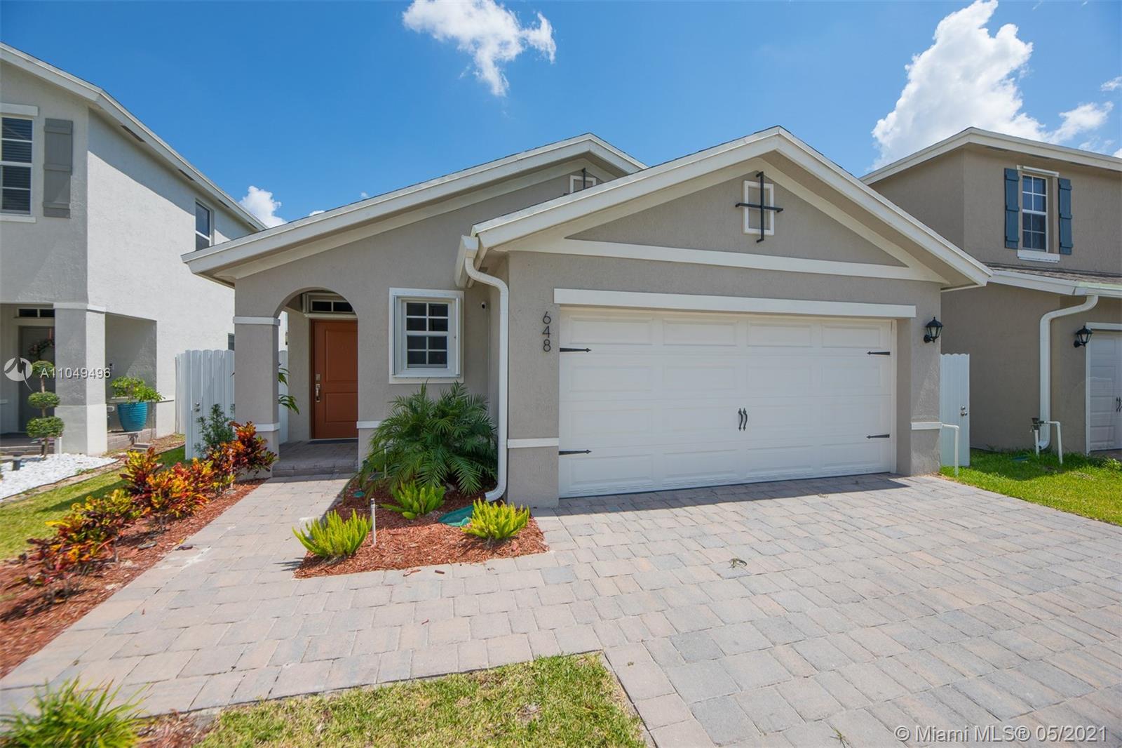 ROYAL HOMES WEST - Residential