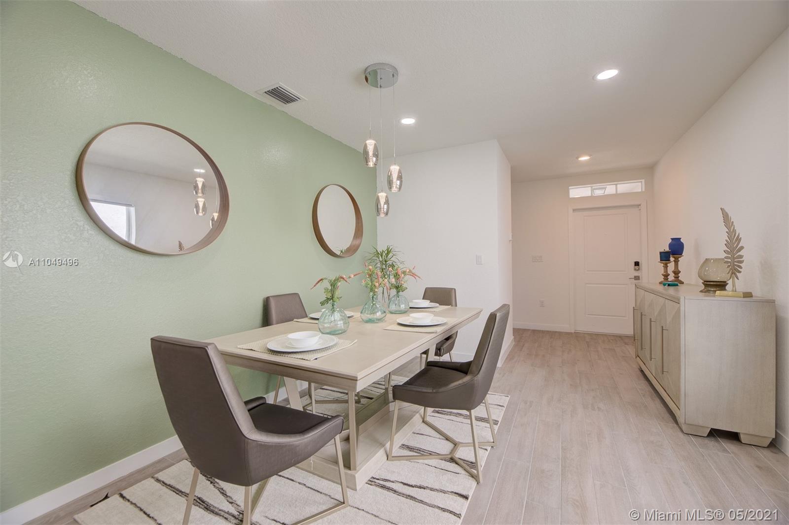 ROYAL HOMES WEST - Residential