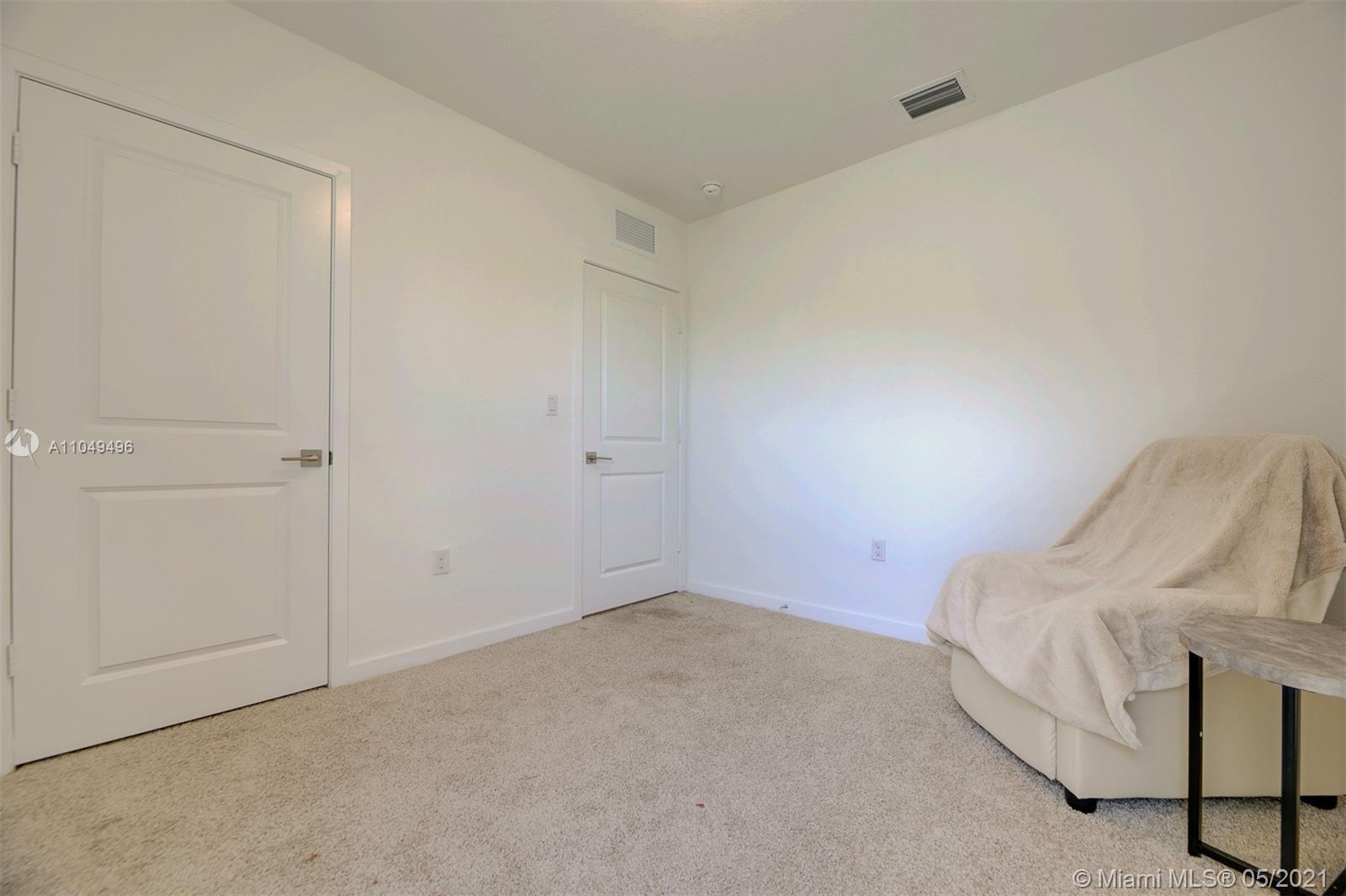 ROYAL HOMES WEST - Residential