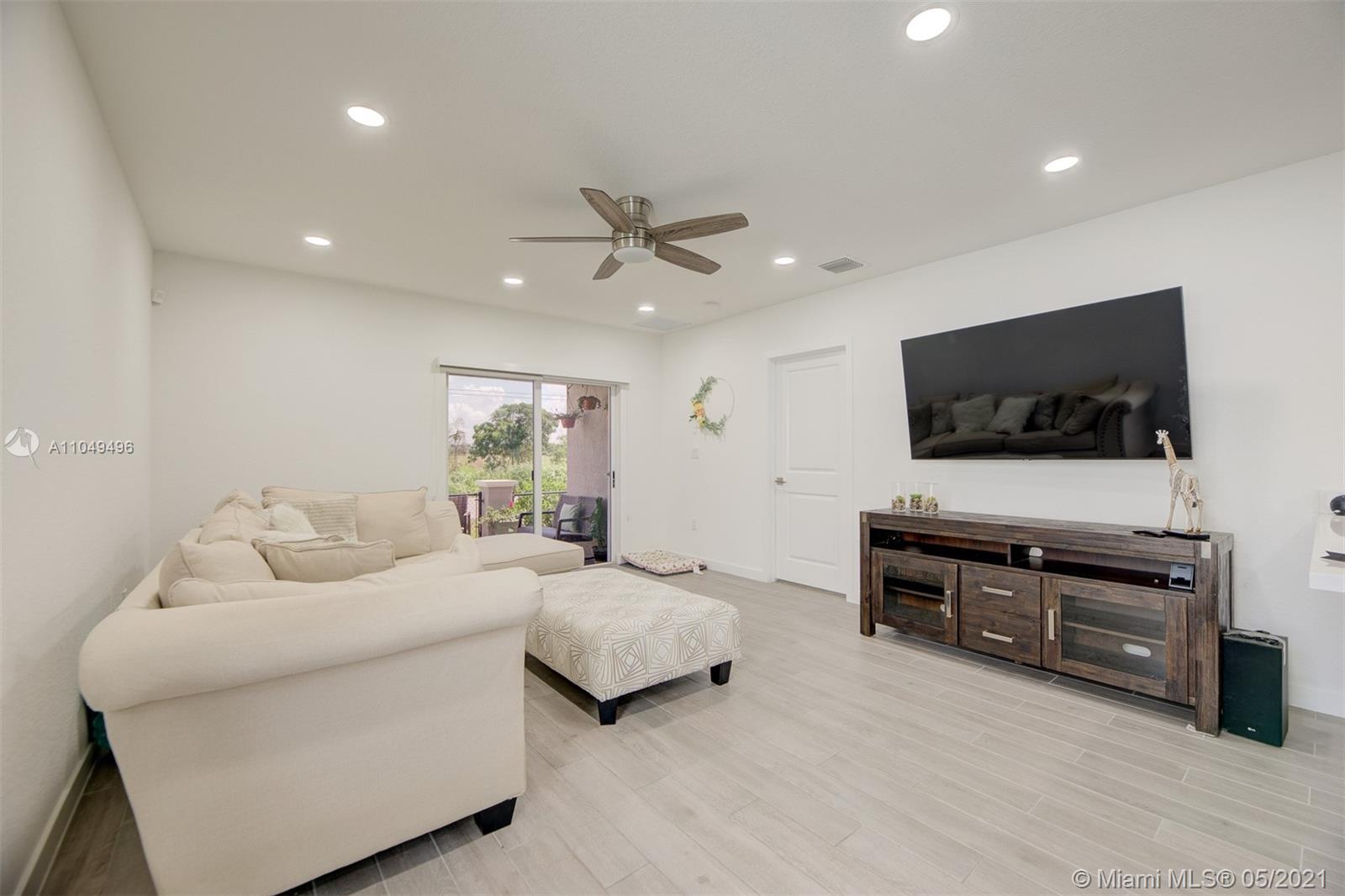 ROYAL HOMES WEST - Residential