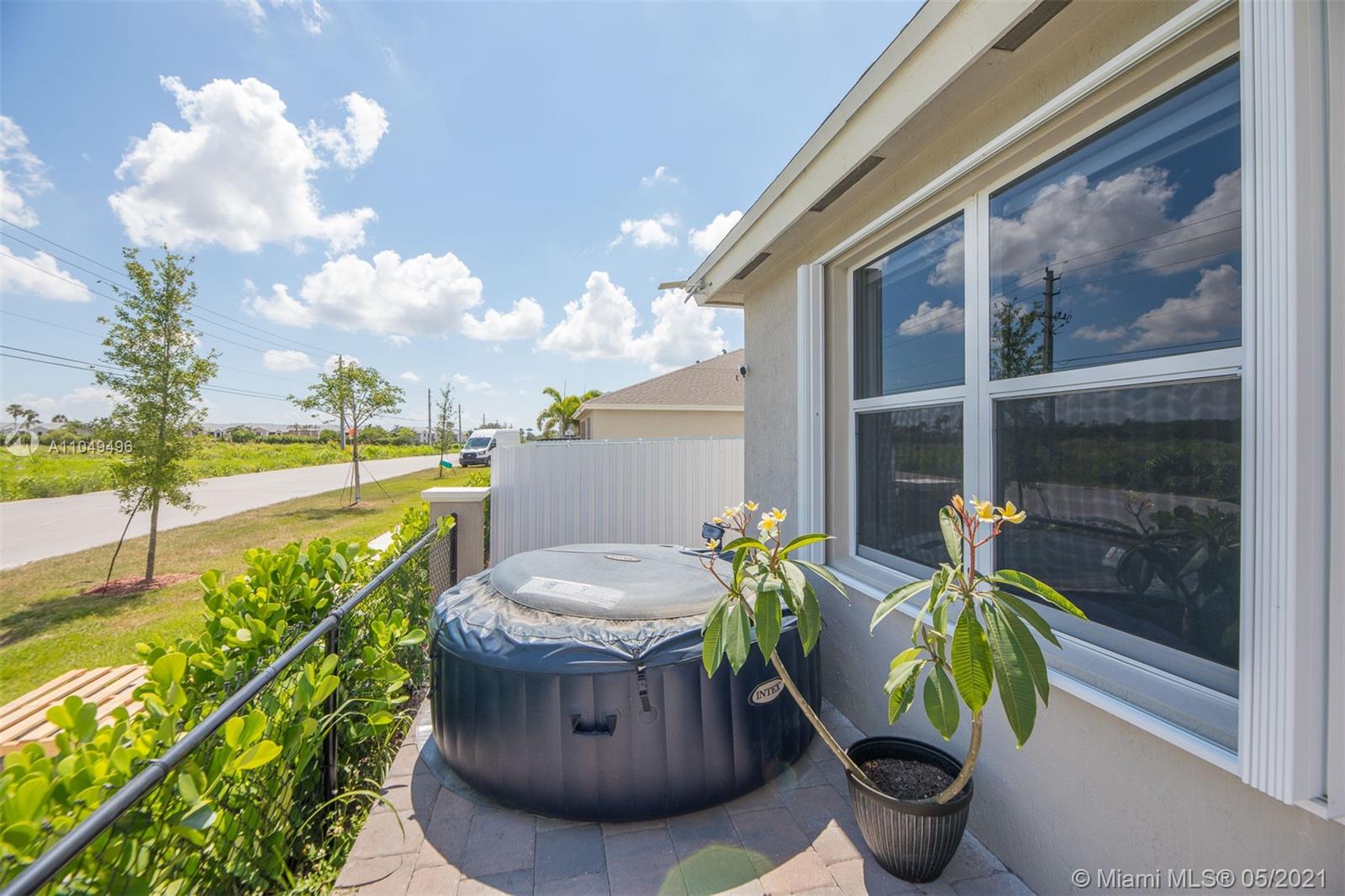 ROYAL HOMES WEST - Residential