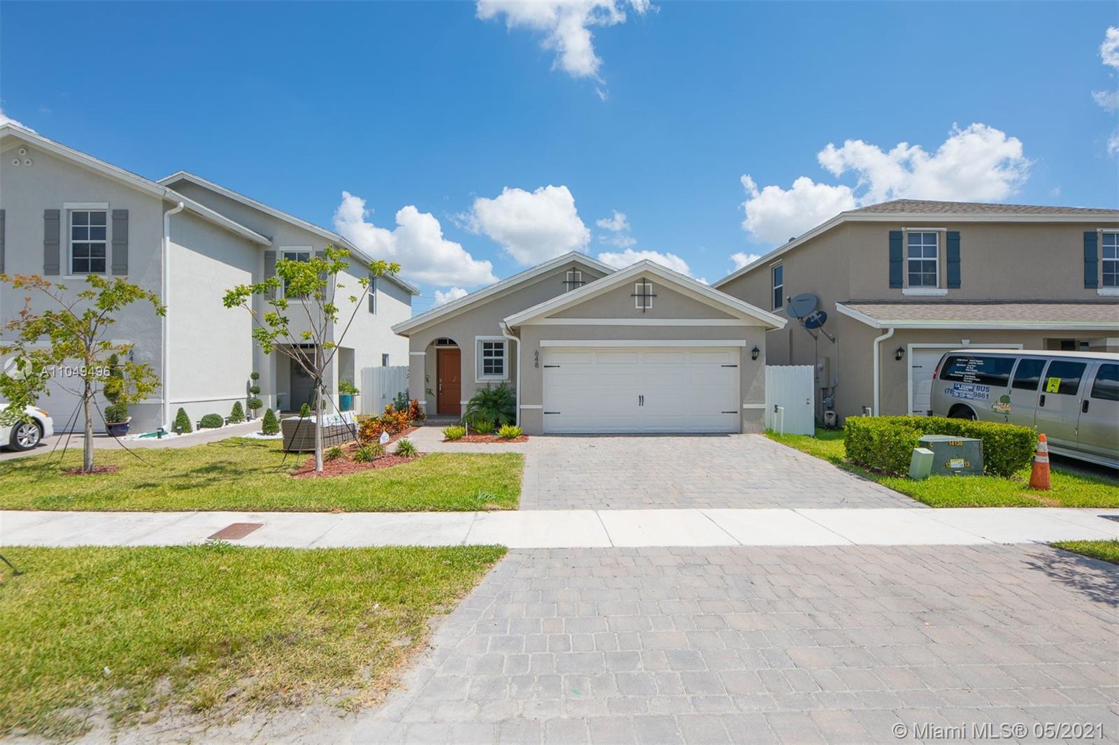 ROYAL HOMES WEST - Residential