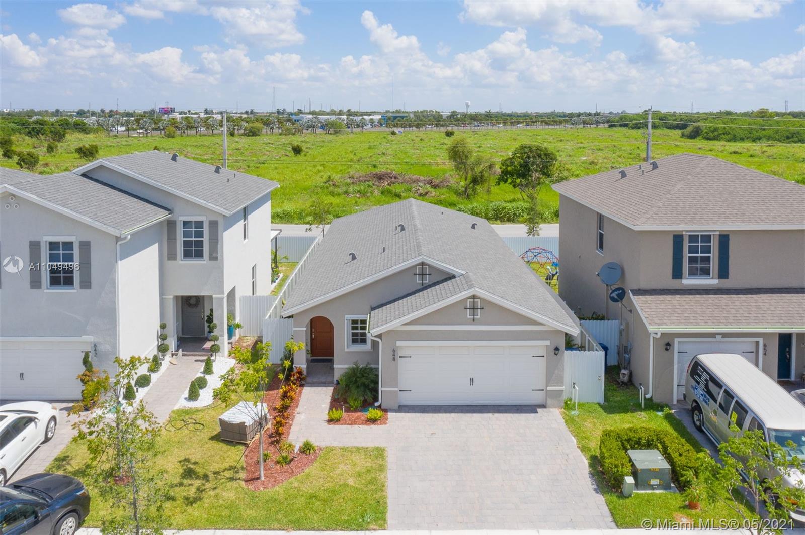 ROYAL HOMES WEST - Residential