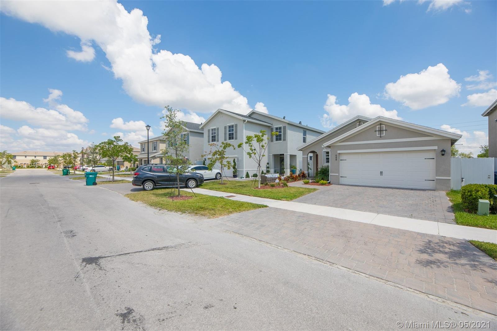 ROYAL HOMES WEST - Residential