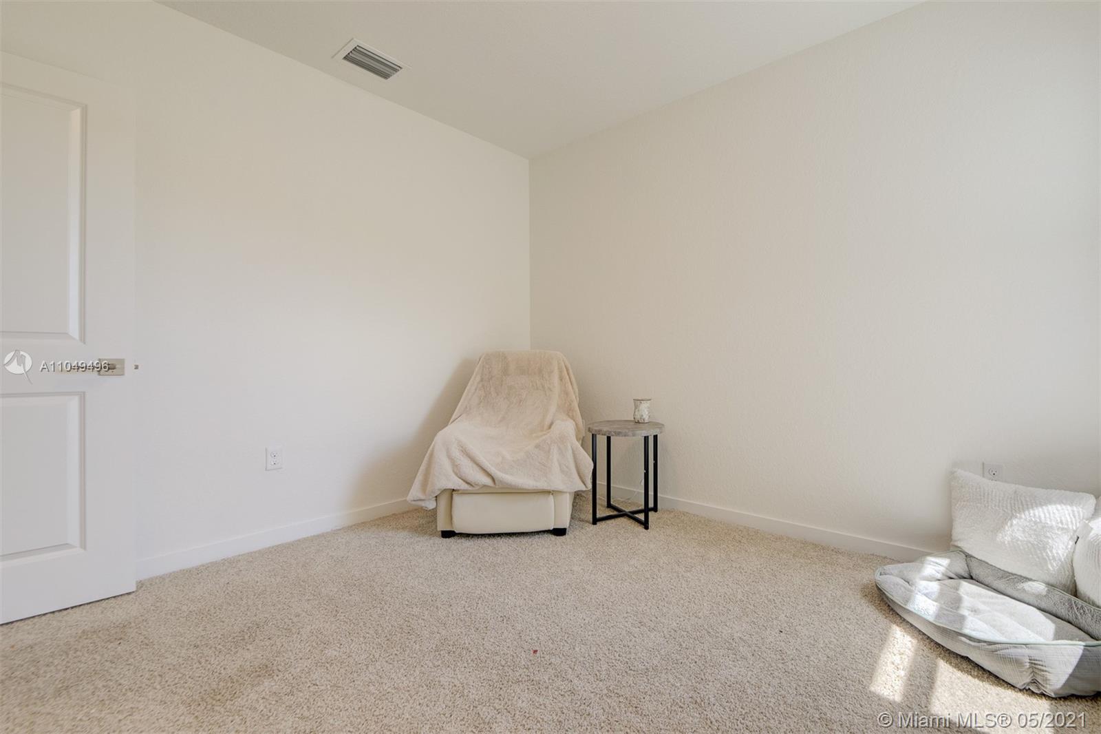 ROYAL HOMES WEST - Residential