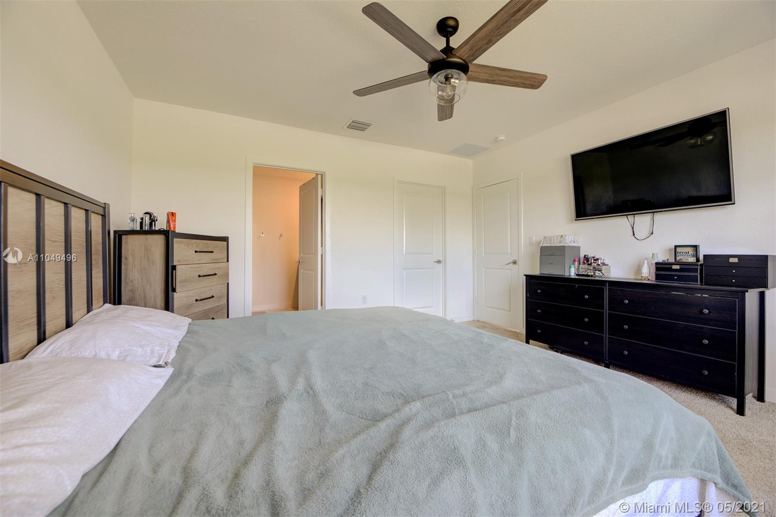 ROYAL HOMES WEST - Residential