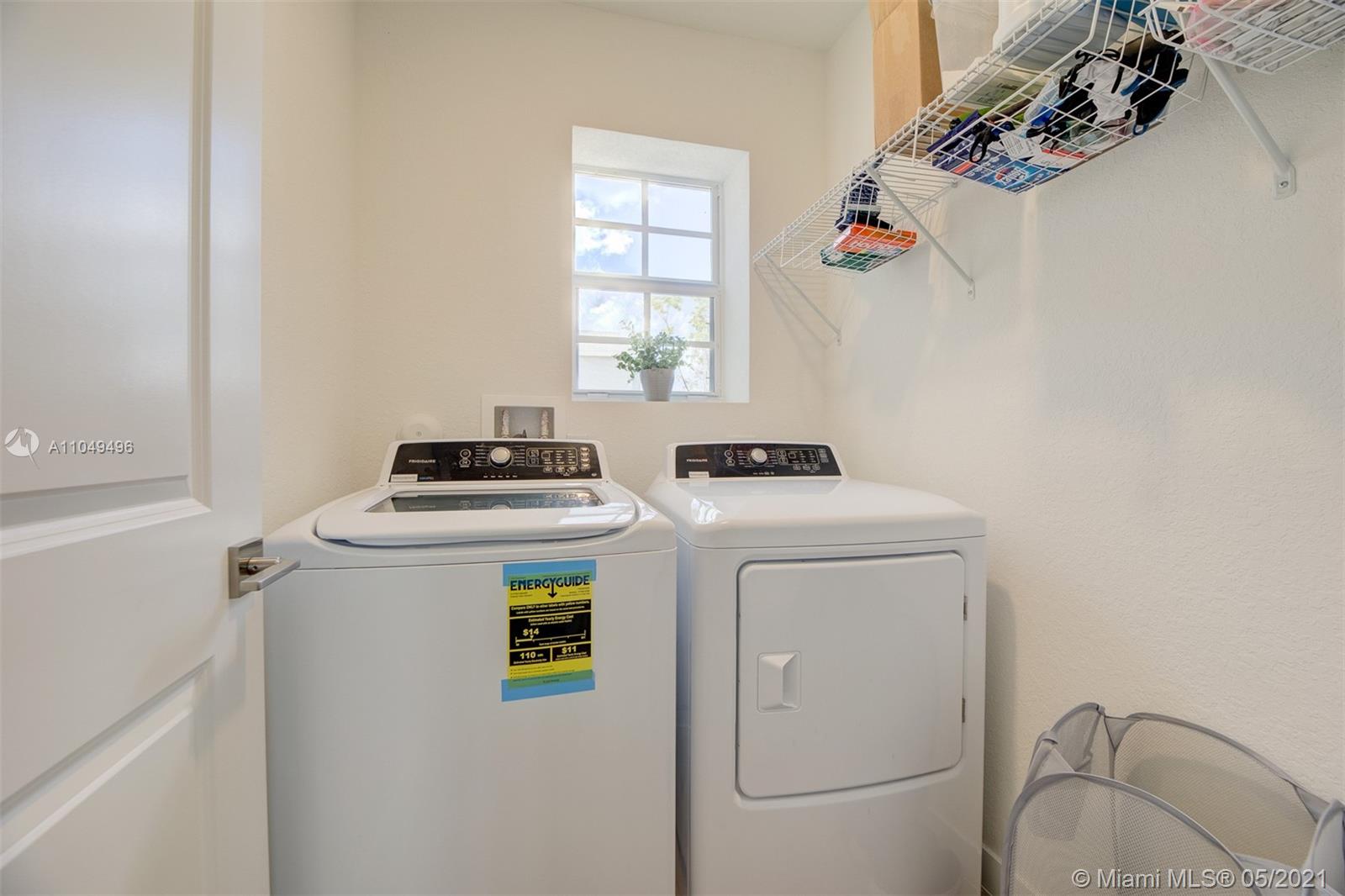 ROYAL HOMES WEST - Residential