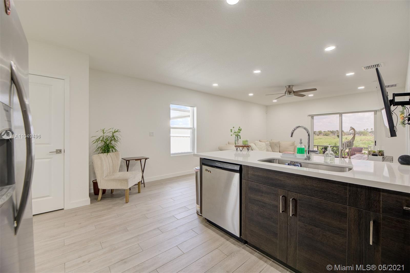 ROYAL HOMES WEST - Residential