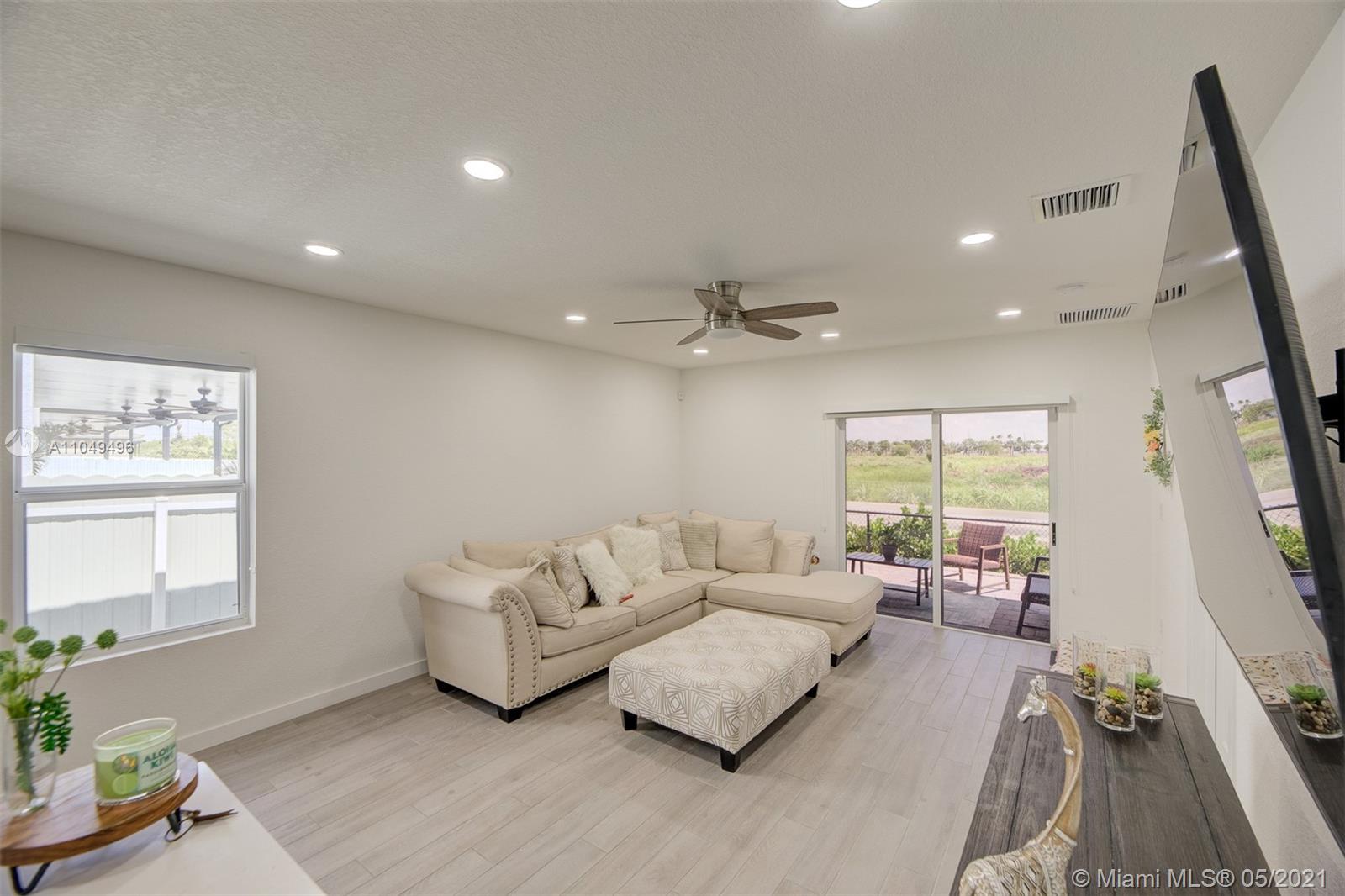 ROYAL HOMES WEST - Residential