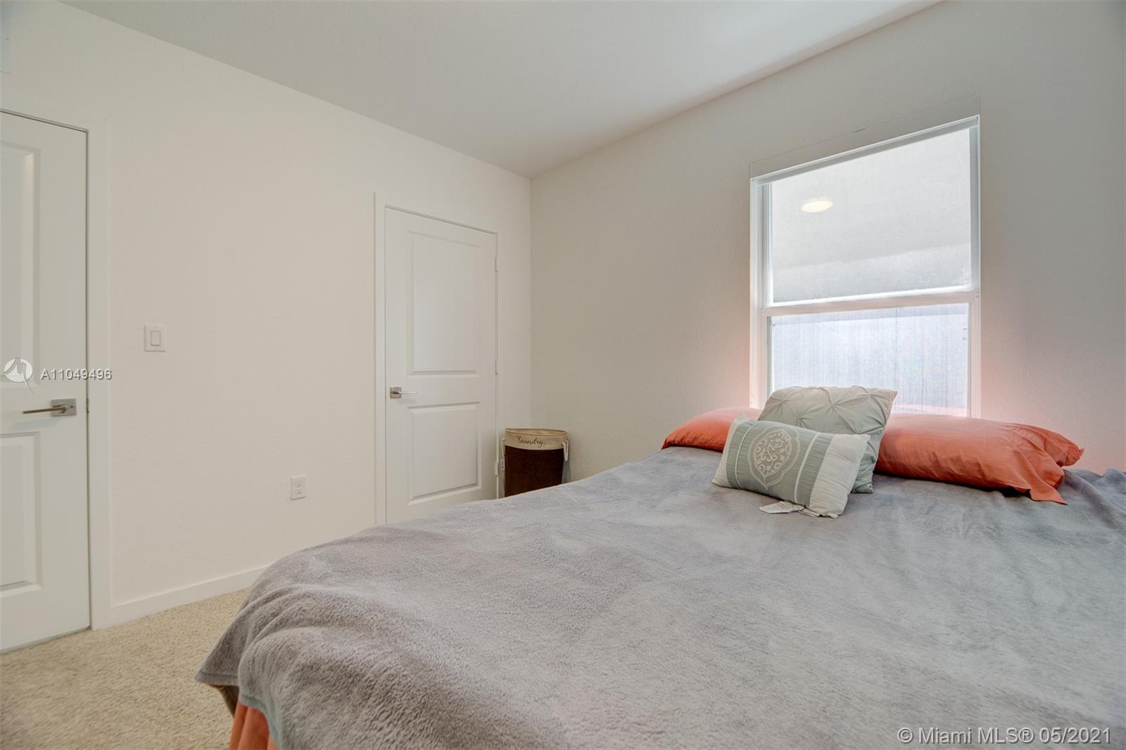 ROYAL HOMES WEST - Residential