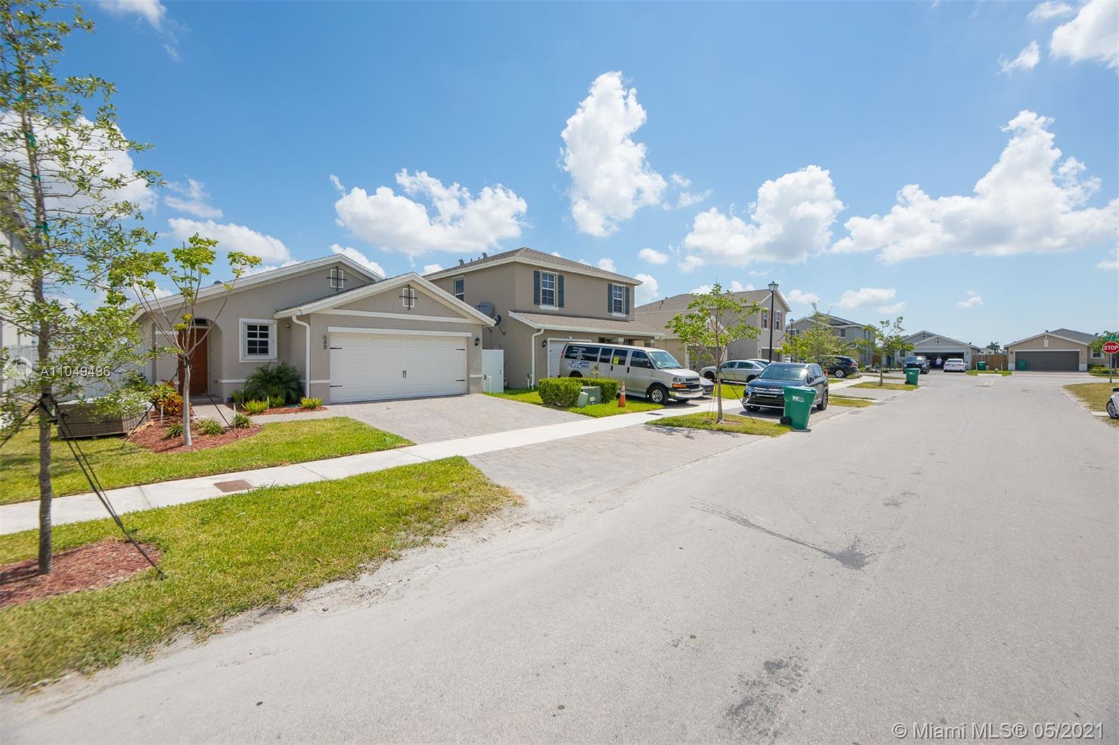 ROYAL HOMES WEST - Residential